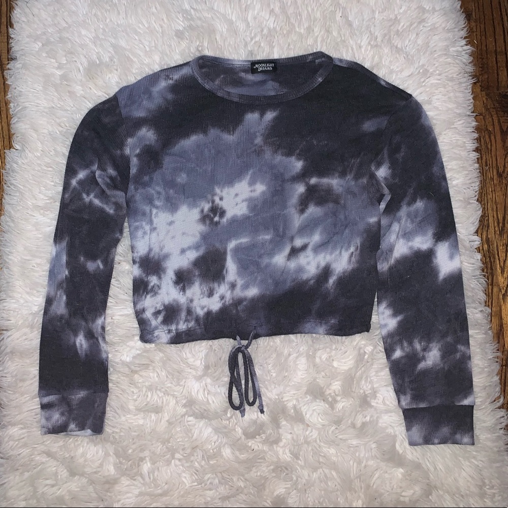 Tie dye cropped long sleeve with tie at bottom